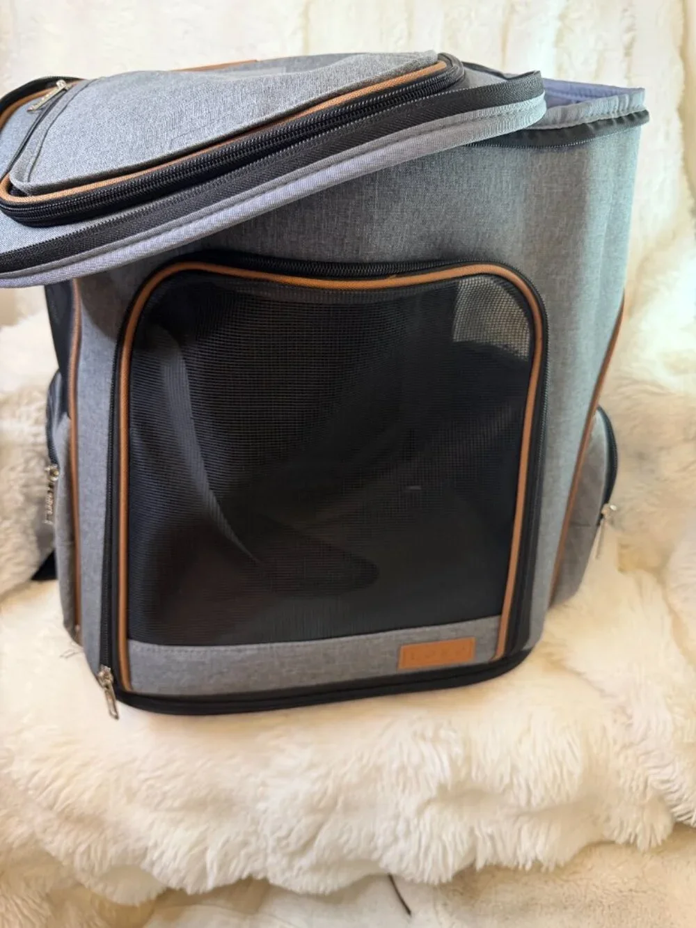Lekereise Expandable Pet Carrier Backpack – Grey (Large, Fits 20–25 lbs)